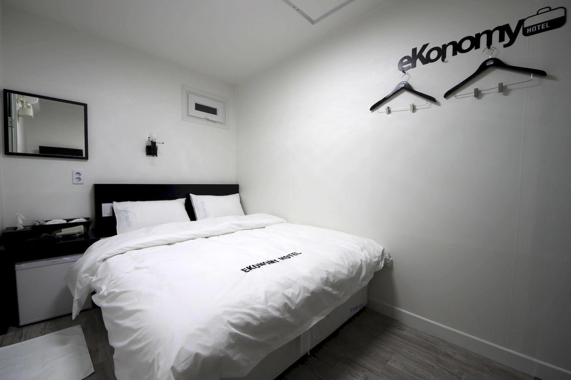 Ekonomy Hotel Dongdaemun Seoul Exterior foto